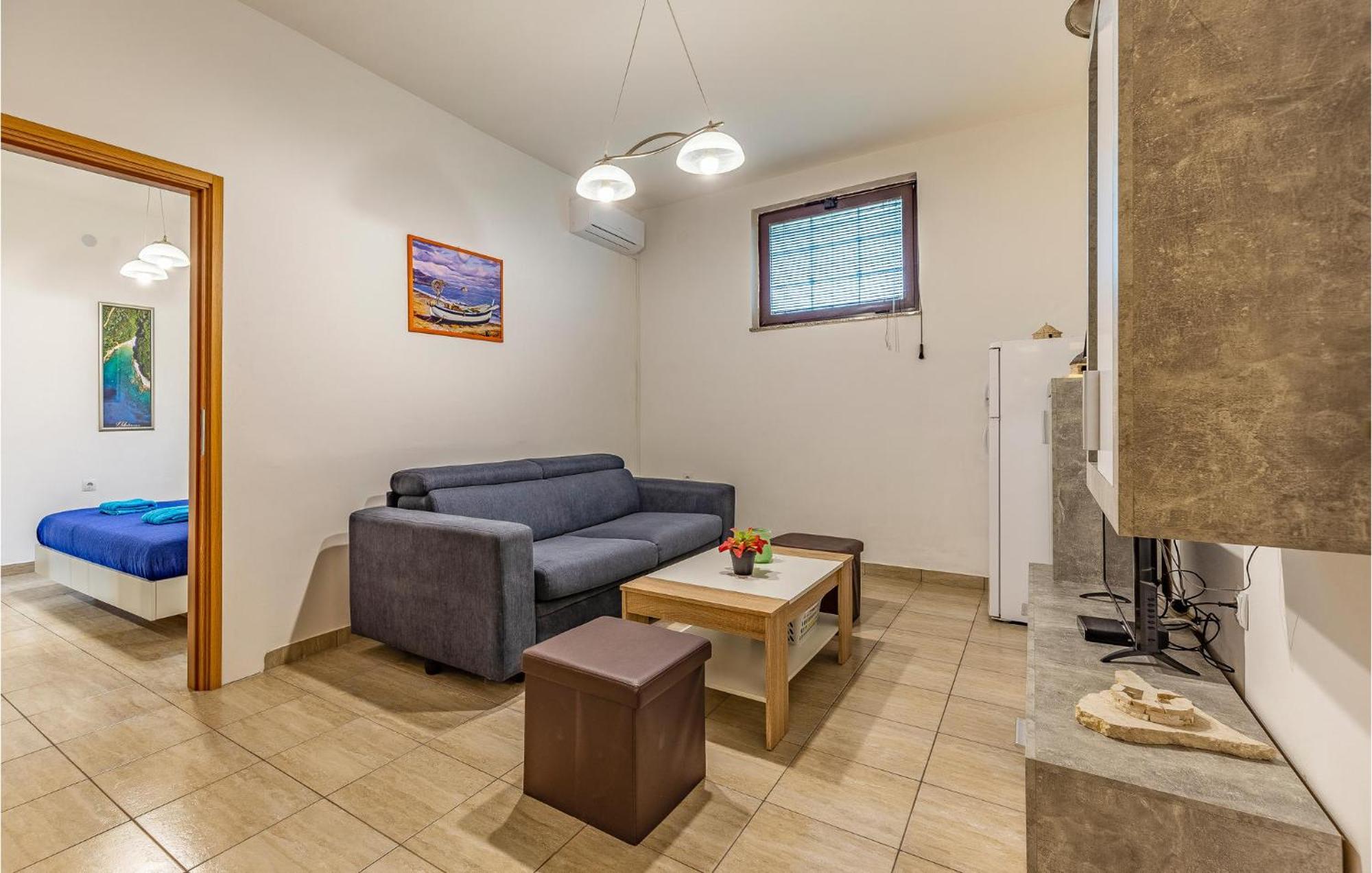 Amazing Apartment In Pula With Kitchen 外观 照片