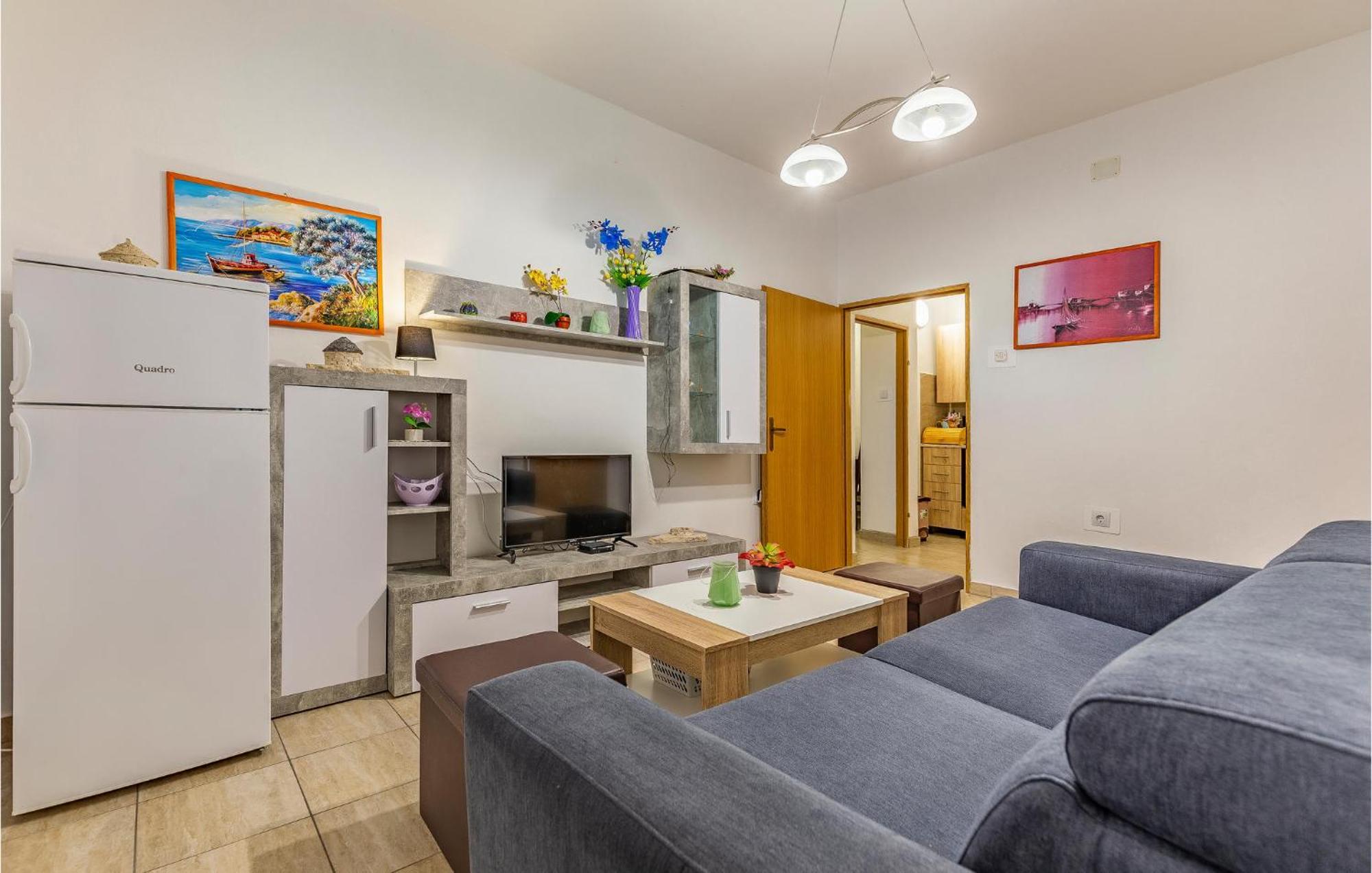 Amazing Apartment In Pula With Kitchen 外观 照片