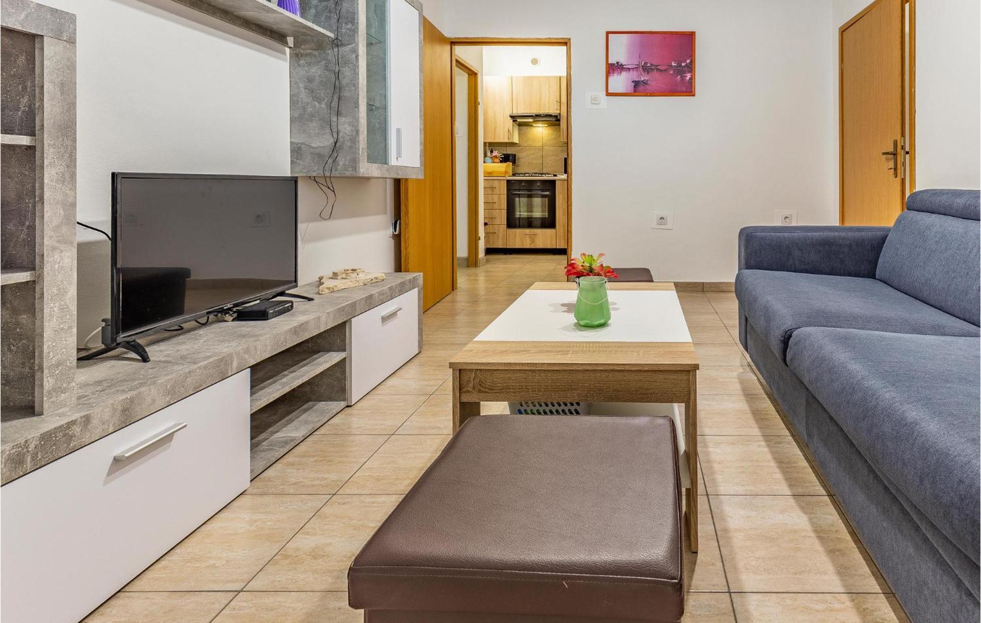 Amazing Apartment In Pula With Kitchen 外观 照片