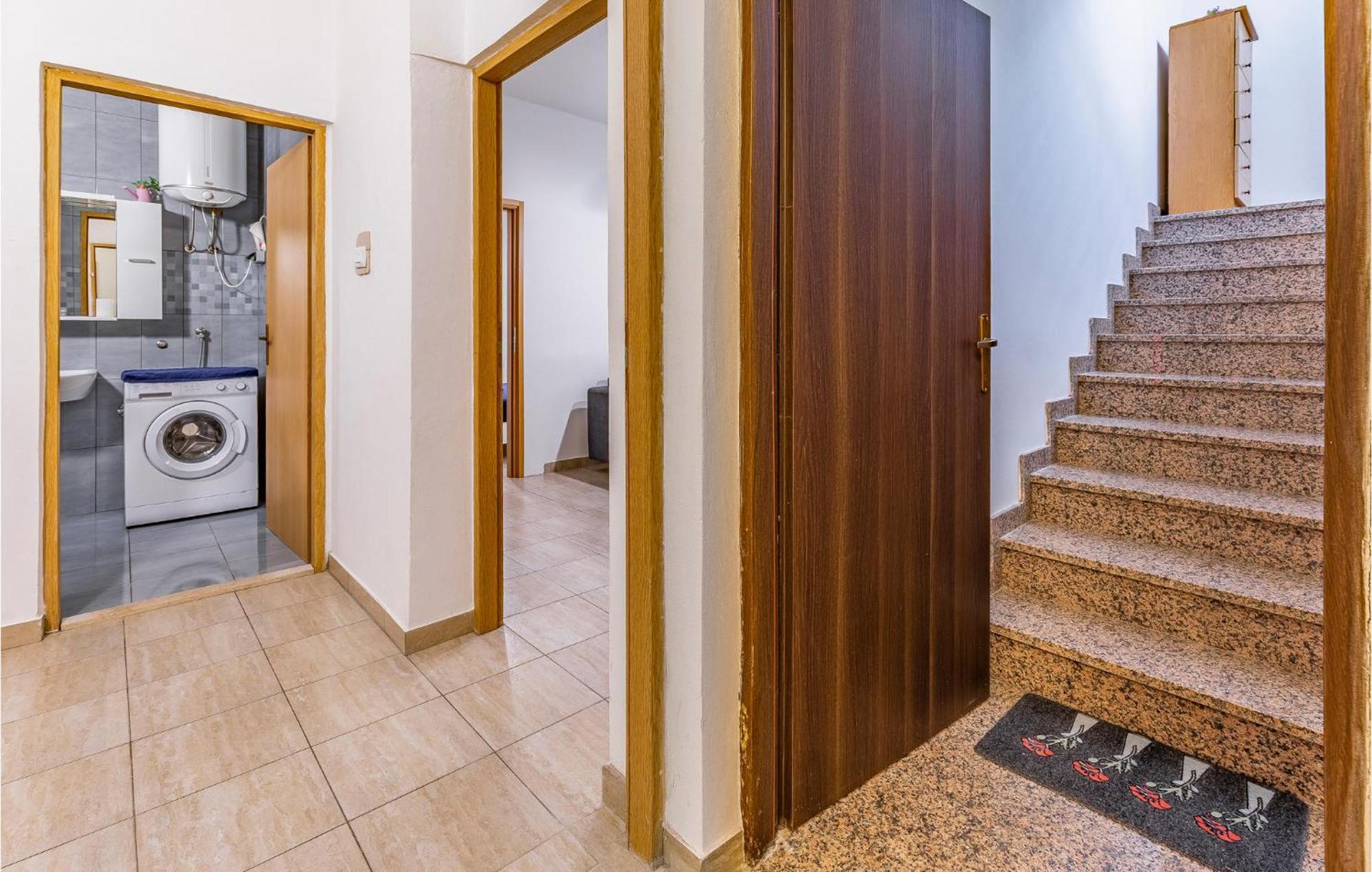 Amazing Apartment In Pula With Kitchen 外观 照片