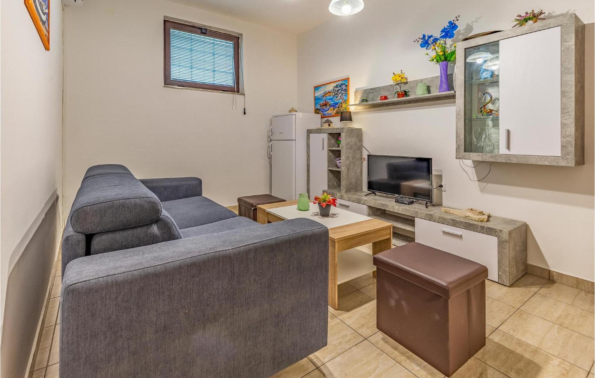 Amazing Apartment In Pula With Kitchen 外观 照片